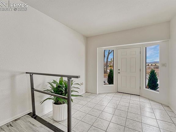 3rd image of 7815 Maverick Rd