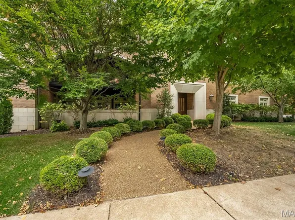 23 Brighton Way APT 100, Saint Louis, MO 63105