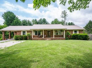 1825 Hanging Limb Rd, Monterey, TN 38574