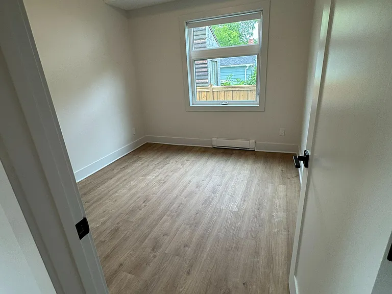 55 Drummond St E #104 — Photo 5