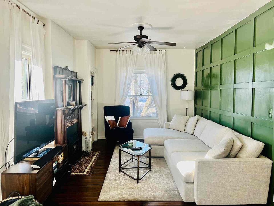 1st image of 3910 Forest Ave APT 2