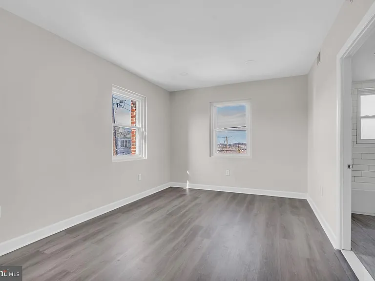 1800 28th Pl SE #201 — Photo 8
