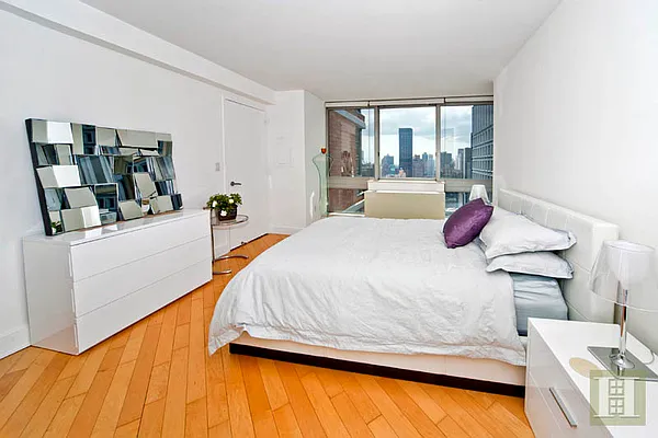 Rented by Halstead Real Estate | media 2