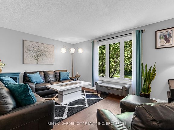 3rd image of 54 Crestcombe Rd