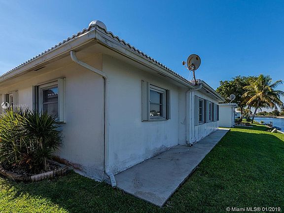 5th image of 8211 NW 58th Pl