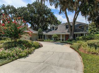616 W Palm Valley Dr, Oviedo, FL 32765
