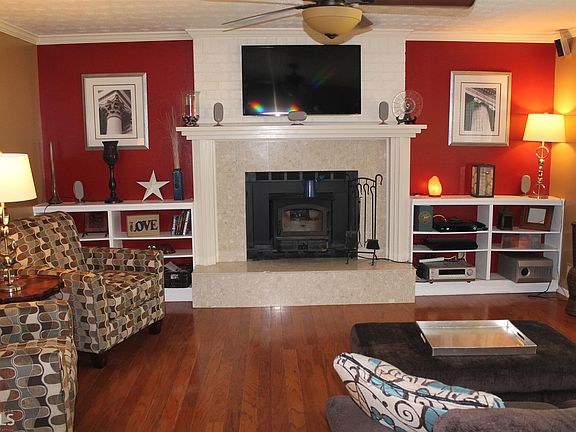 2nd image of 1501 Ashwood Way