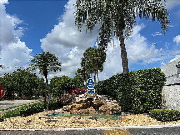 3rd image of 13951 Kendale Lakes Cir #209A
