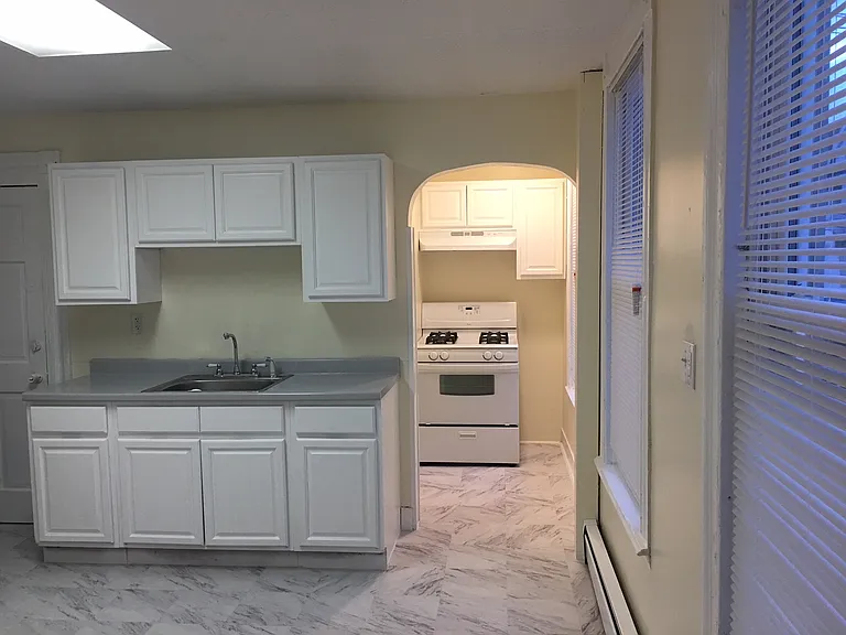 28 Cedar St #1 — Photo 35