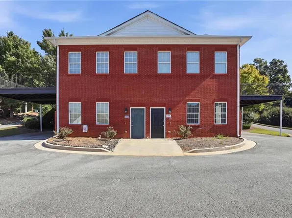 2527 Terrace Vw NW, Gainesville, GA 30501