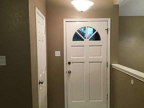 2nd image of 945 Worthington Dr