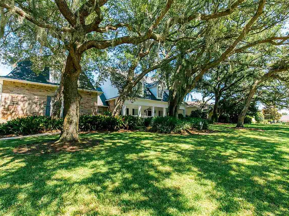 2nd image of 325 Plantation Hill Rd