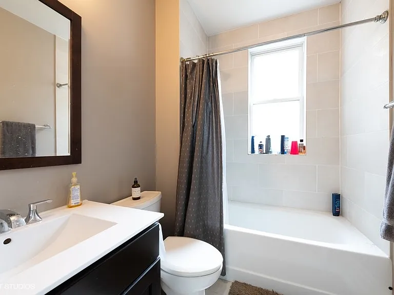 3647 N Wilton Ave #2 — Photo 10