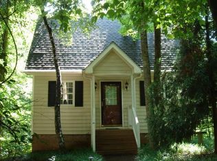 220 Prescott Dr, Chapel Hill, NC 27712