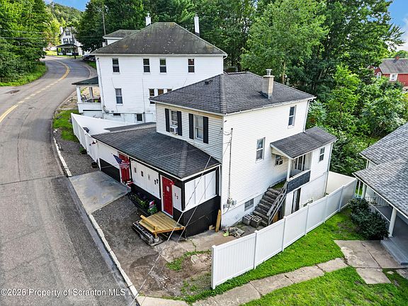 3rd image of 17 Reservoir St