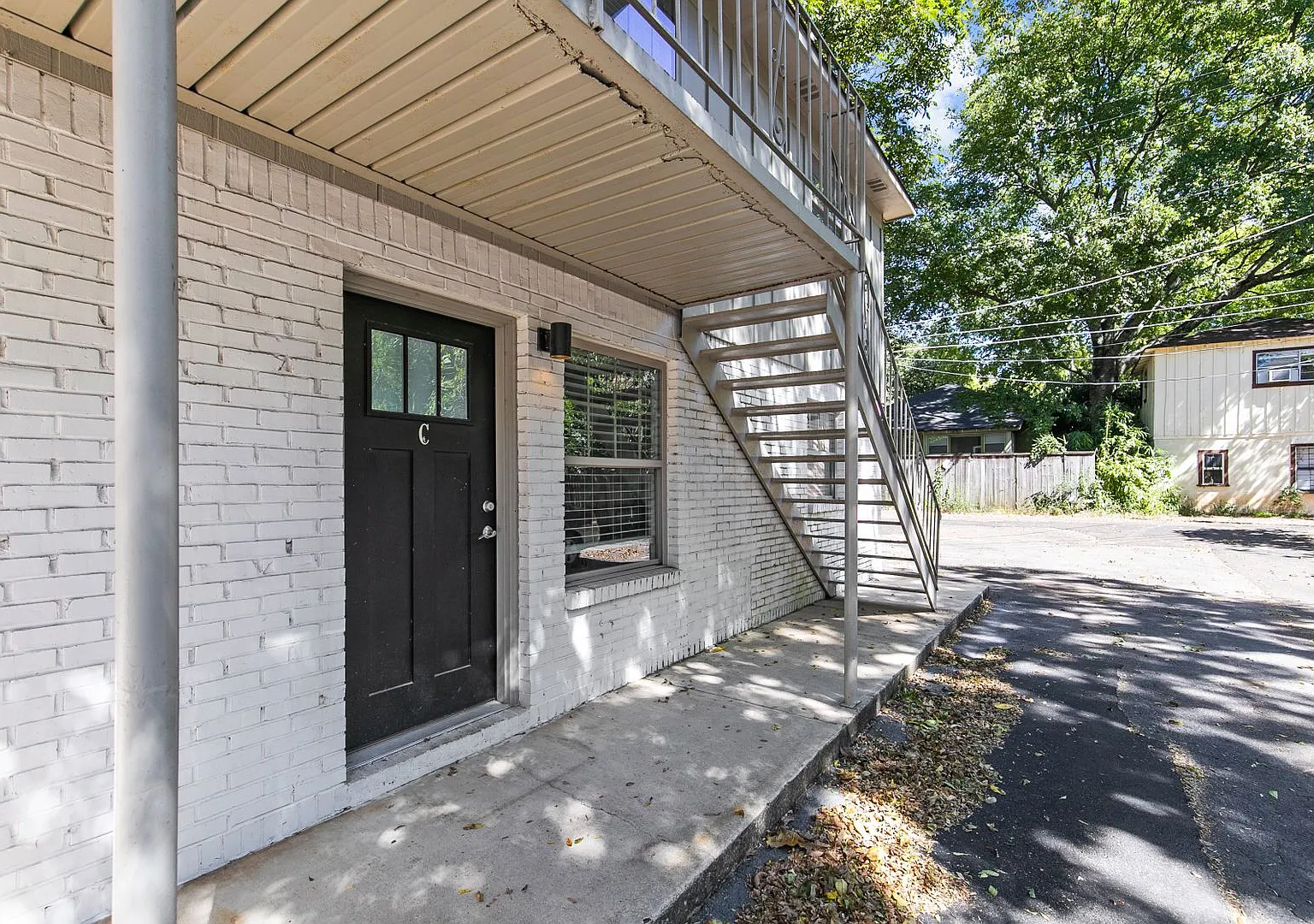 Murray Manor — Photo 4