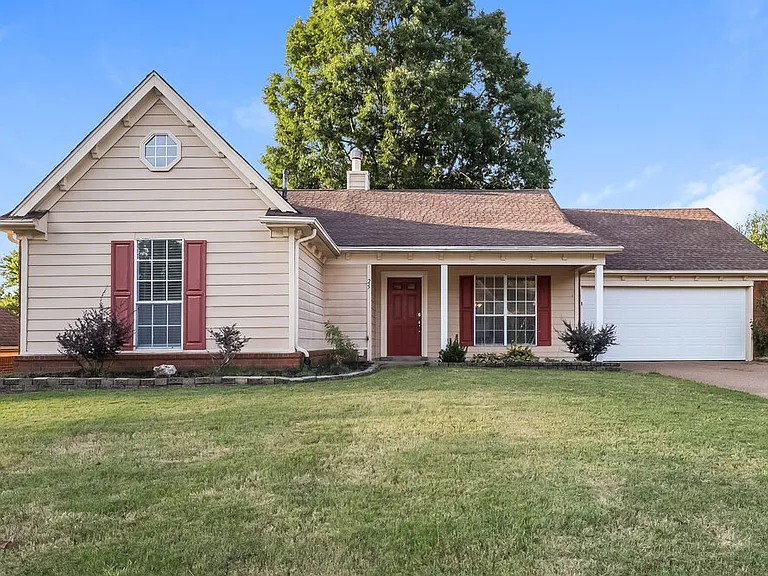 25 Oakridge Cv — Photo 1