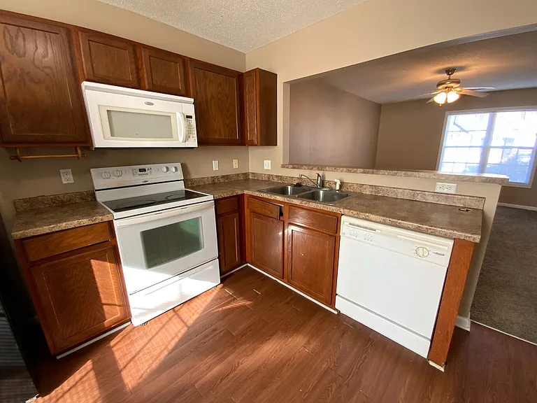 110 Cornerstone Pl — Photo 7