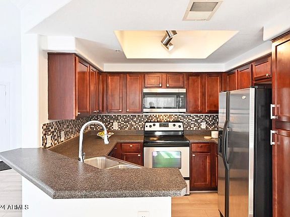 5th image of 750 E NORTHERN Avenue #1062