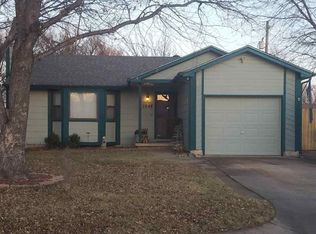 1046 N Curtis St, Wichita, KS 67212