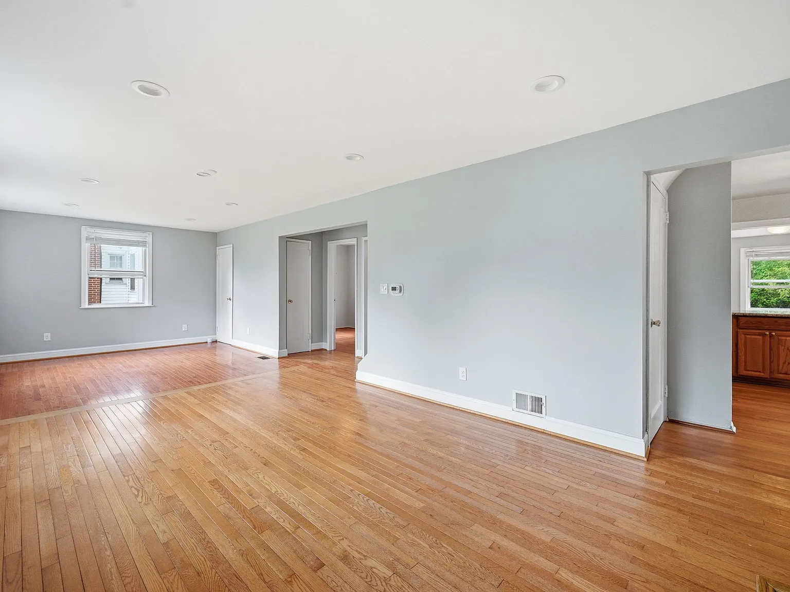 4 bed, 1858 sqft, $4,800 — Photo 3