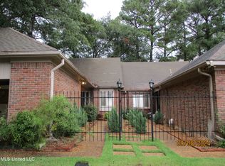 212 Autumn Ridge Dr, Jackson, MS 39211