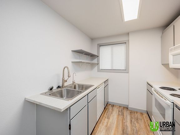 3rd image of 2121 E Upriver Dr APT 32