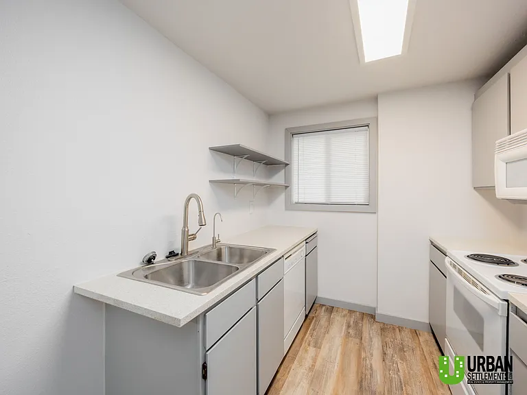2121 E Upriver Dr #32 — Photo 3