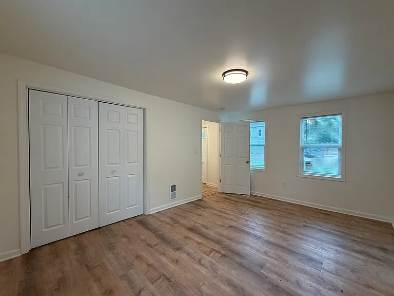 639 W Madison St — Photo 3