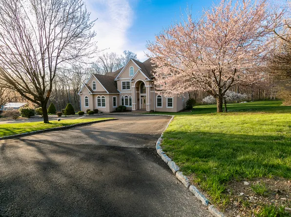 40 Nancy Drive, Monroe, CT 06468