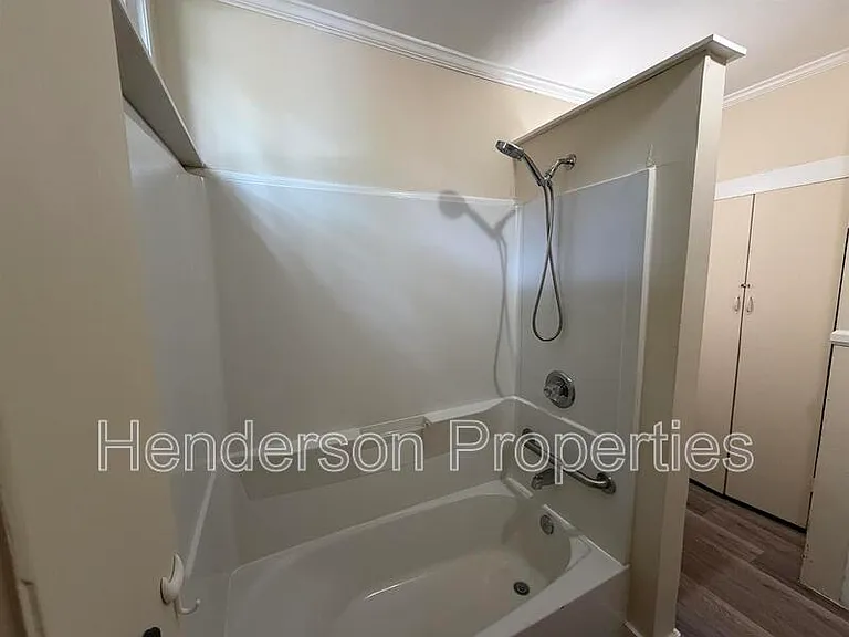 533 Stockton St — Photo 9