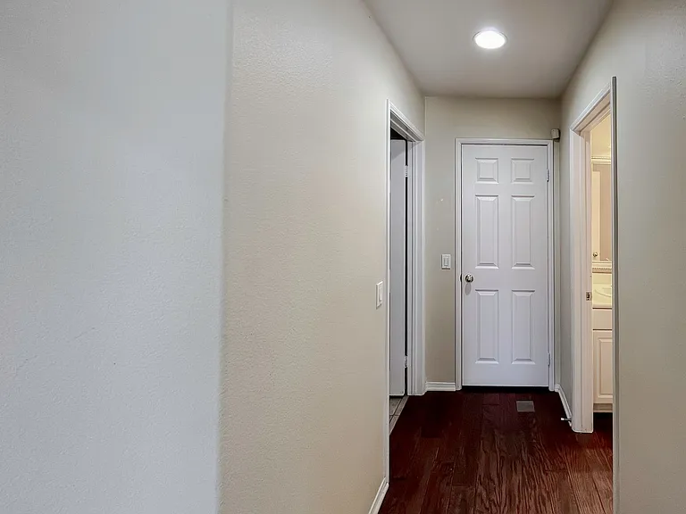 7905 Leway Dr — Photo 25