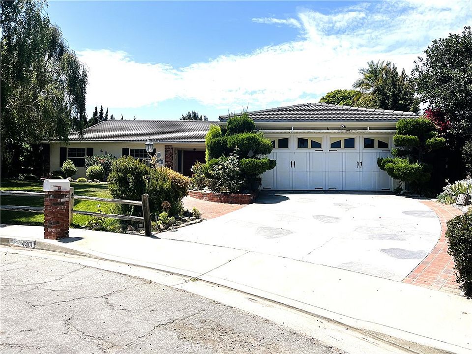2nd image of 4301 Lynnhurst Cir