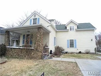 321 Orient Ave photo 1