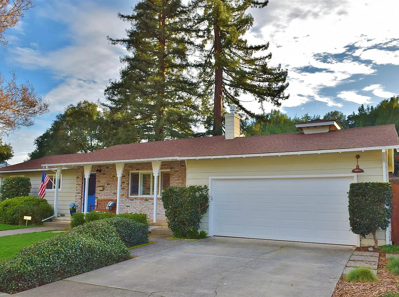 3 bed, 1300 sqft, $3,900 — Photo 2