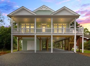 105 SE 13th St, Oak Island, NC 28465
