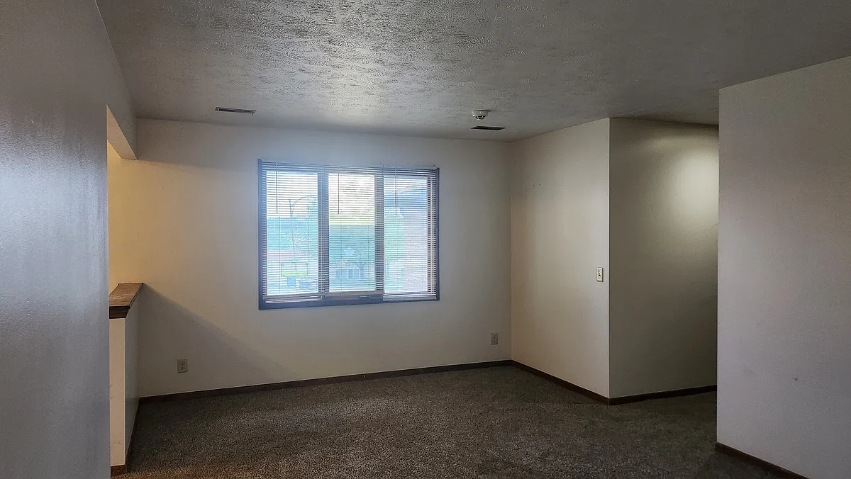 Building Photo - 12131 & 12135 Lisa Cir #8