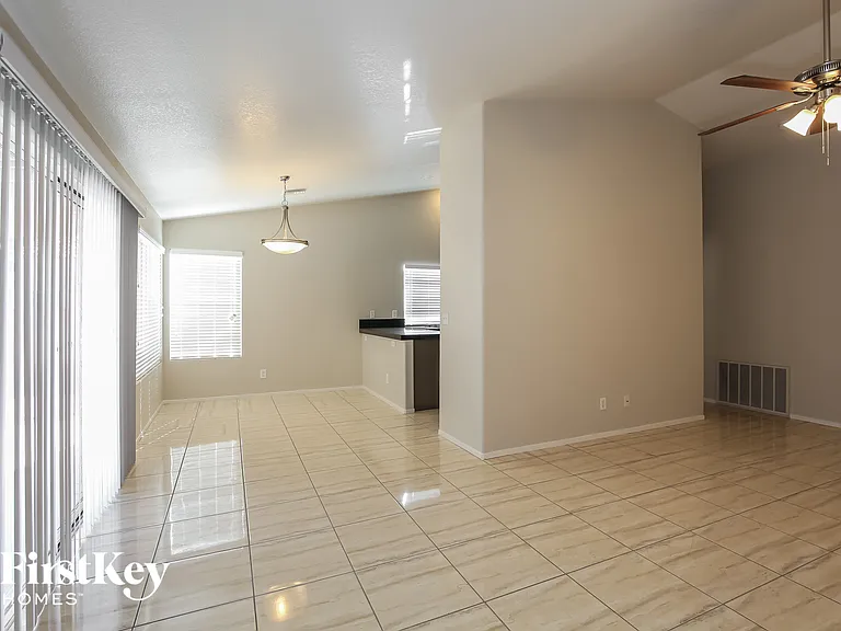 4912 Breezy Day Dr — Photo 5