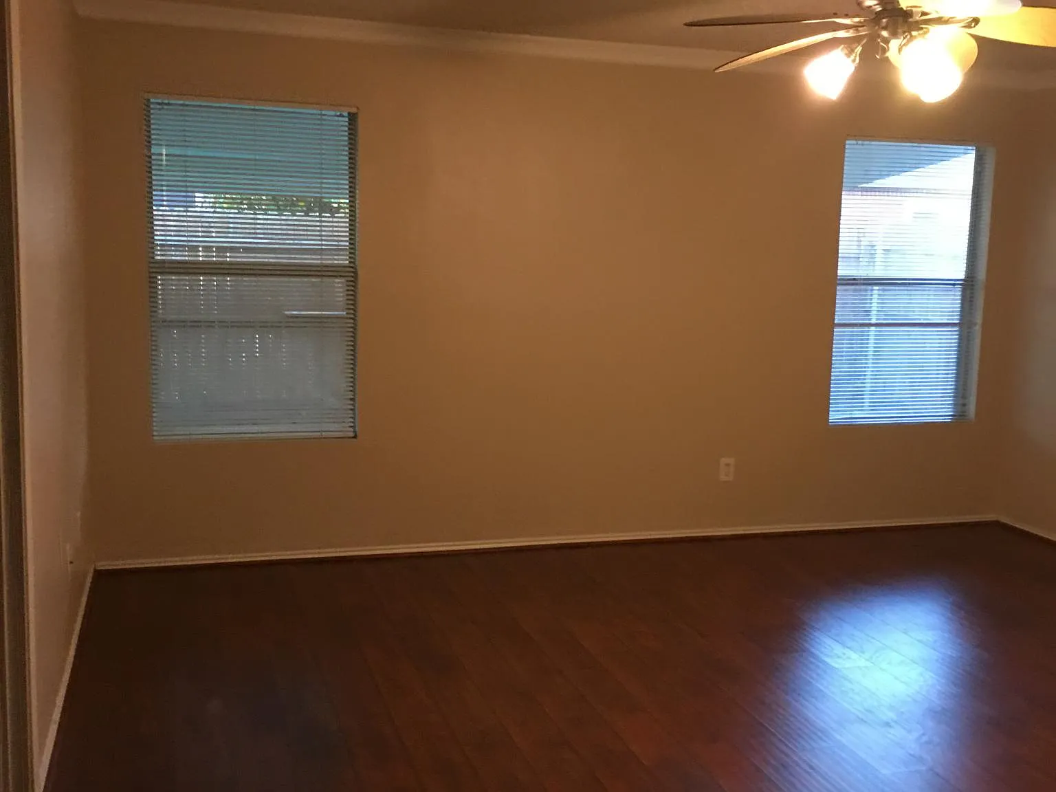 3 bed, 1860 sqft, $1,900 — Photo 3