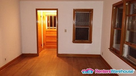 4th image of 709 Saint Peter Ave