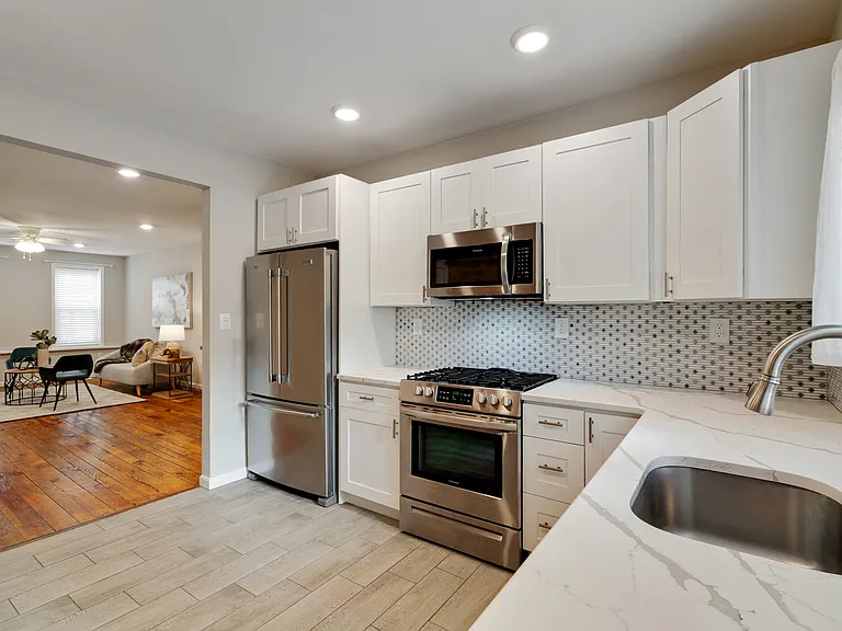 430 McClellan St — Photo 7