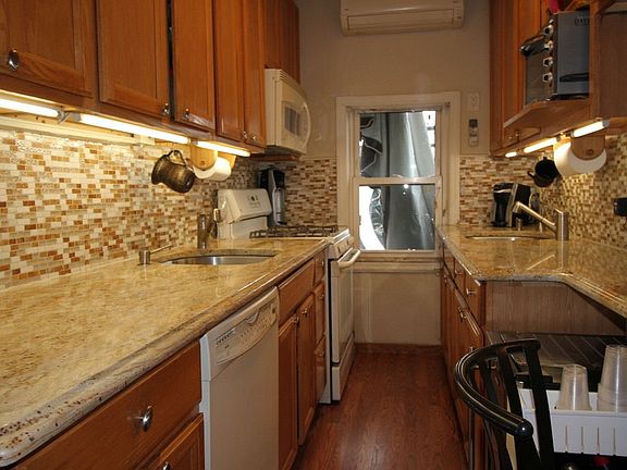 5th image of 1568 E 34th St