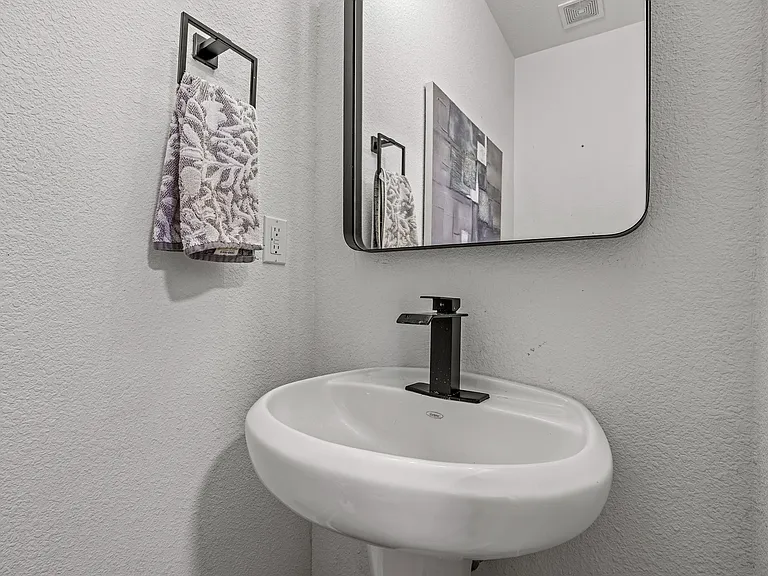 1408 Homespun Rd — Photo 11