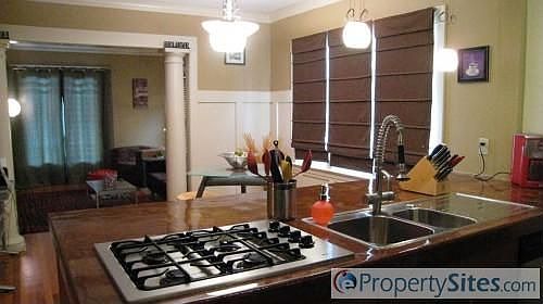 3rd image of 508 Lyon St NE #1