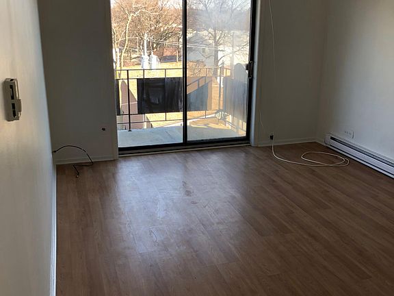 4th image of 850 Des Plaines Ave APT 107