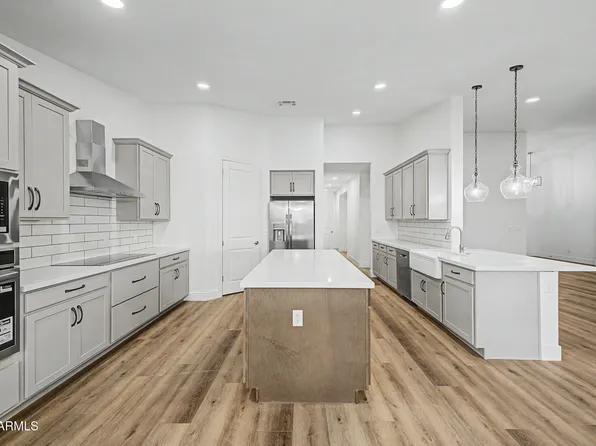 1868 W BROOKE Lane, San Tan Valley, AZ 85144