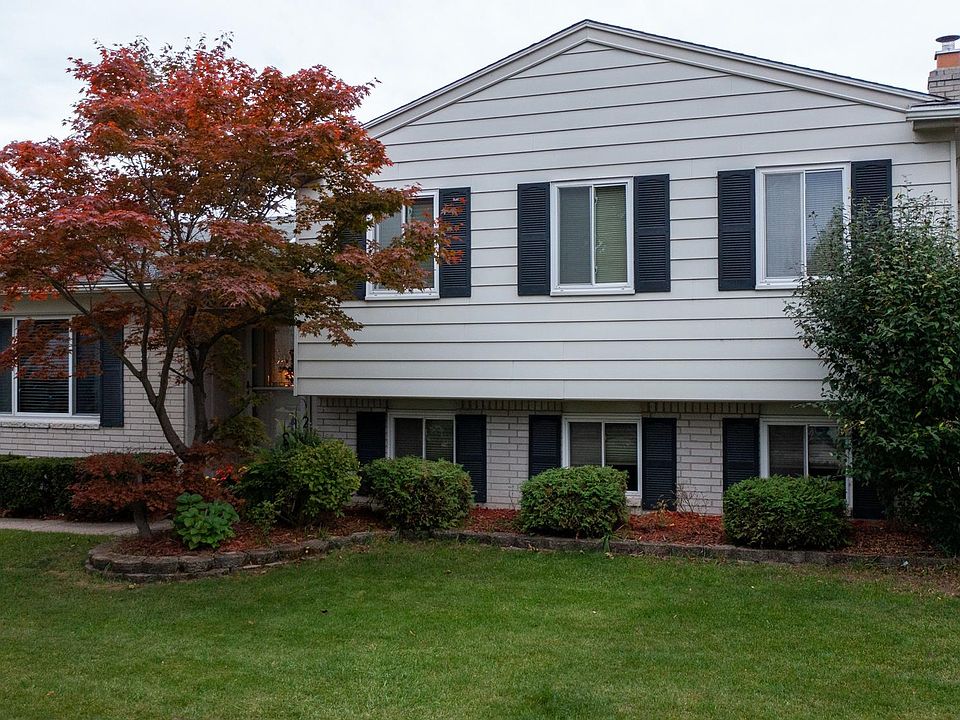 1st image of 43237 Hartwick Dr