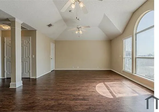 8301 Orleans Ln — Photo 9