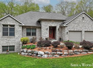 903 Ten Mile Rd NW, Sparta, MI 49345