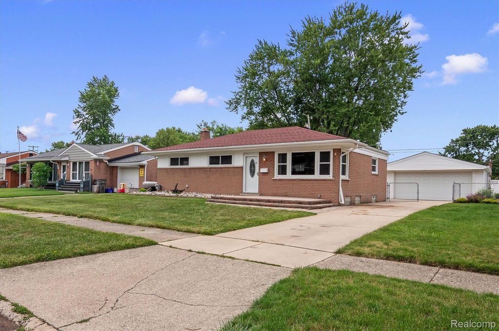 Apartment in Clinton Township - View 2
